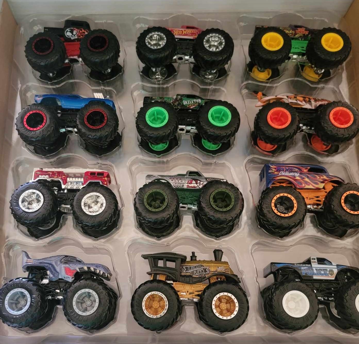 Amazon.co.jp: Hot Wheels モンスタートラック究極のカオス!専用ダイ