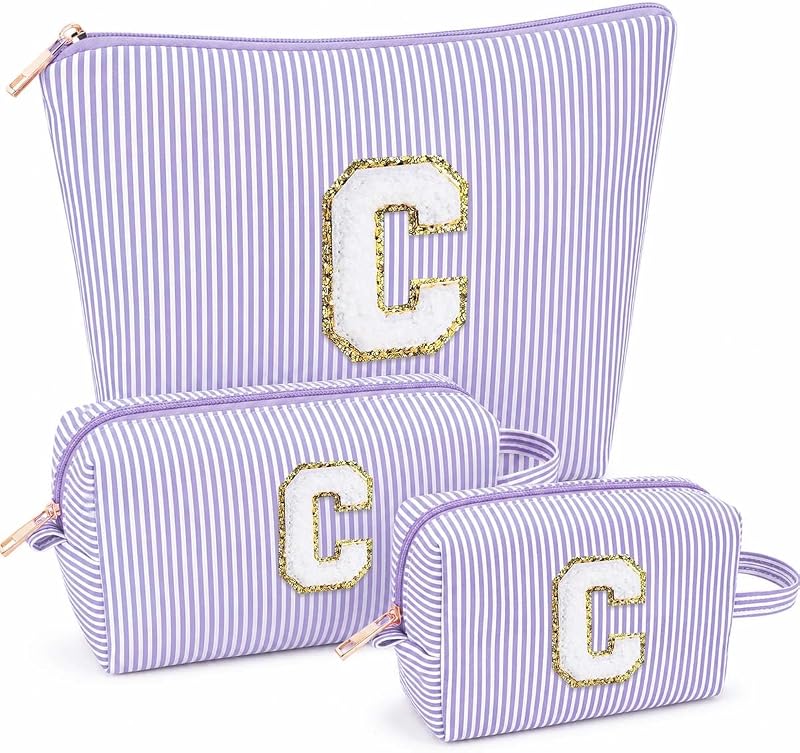 Conjunto com 3 necessaires de maquiagem ARIVOY com inicial, roxa, modelo C
