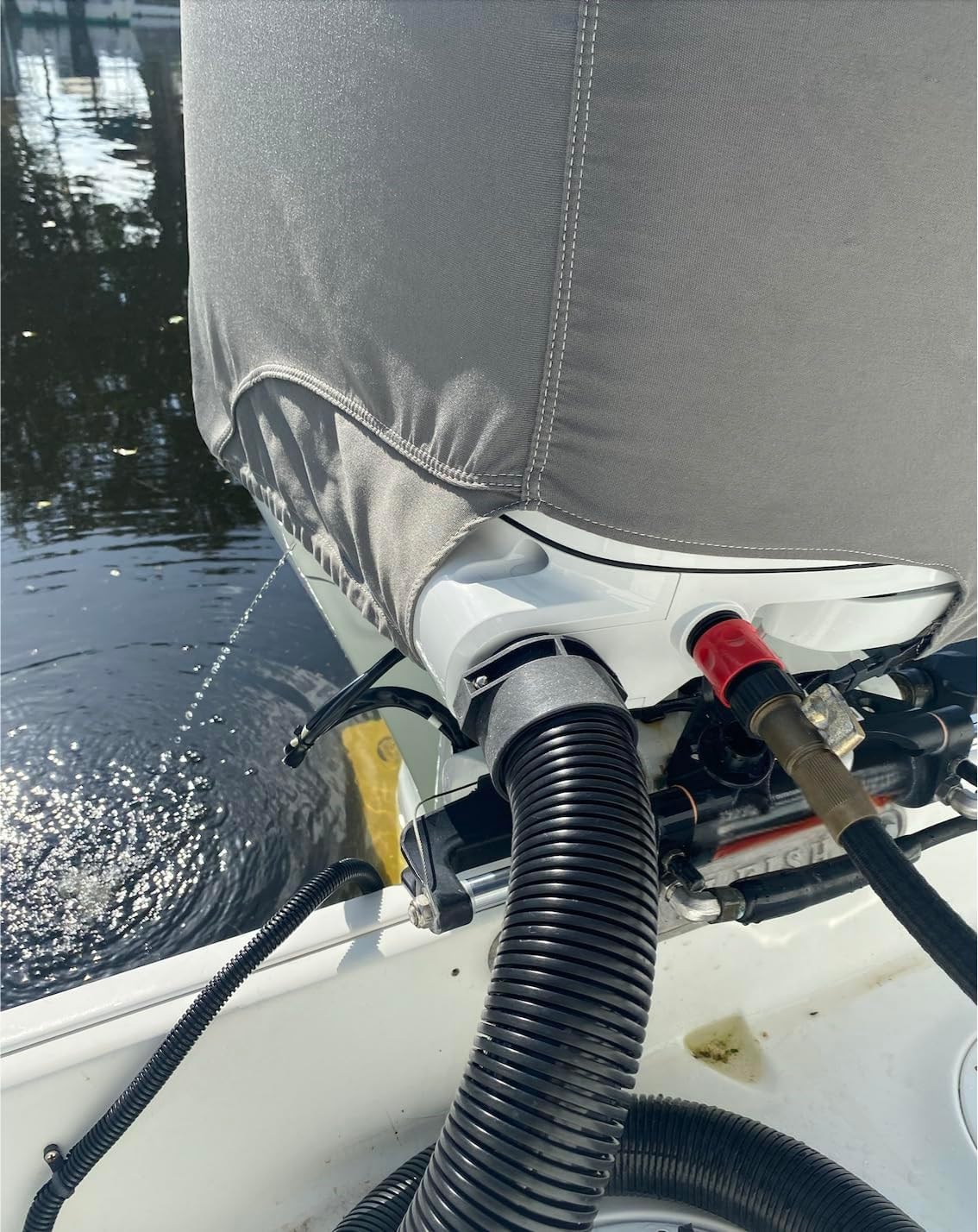 Kit de descarga de conexión rápida fuera de borda para motores de barco Mercury, Suzuki, Yamaha y Honda, adaptador de descarga marina con junta de carenado y conexión rápida material de nailon relleno