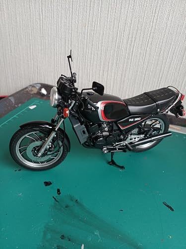 Amazon | ハセガワ 1/12 ヤマハ RZ350 (4U0) (1982) ブラックカラー