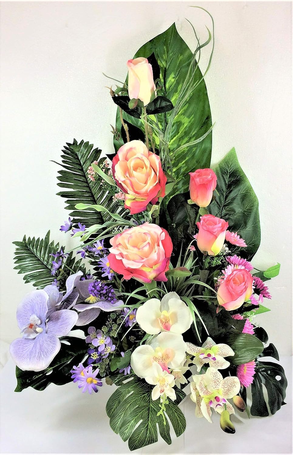LBA Centro de Flores Artificiales para Cementerio. También para Iglesias. Especial Día de Todos los Santos. Medidas: 65x50x35 cms. Aprox.
