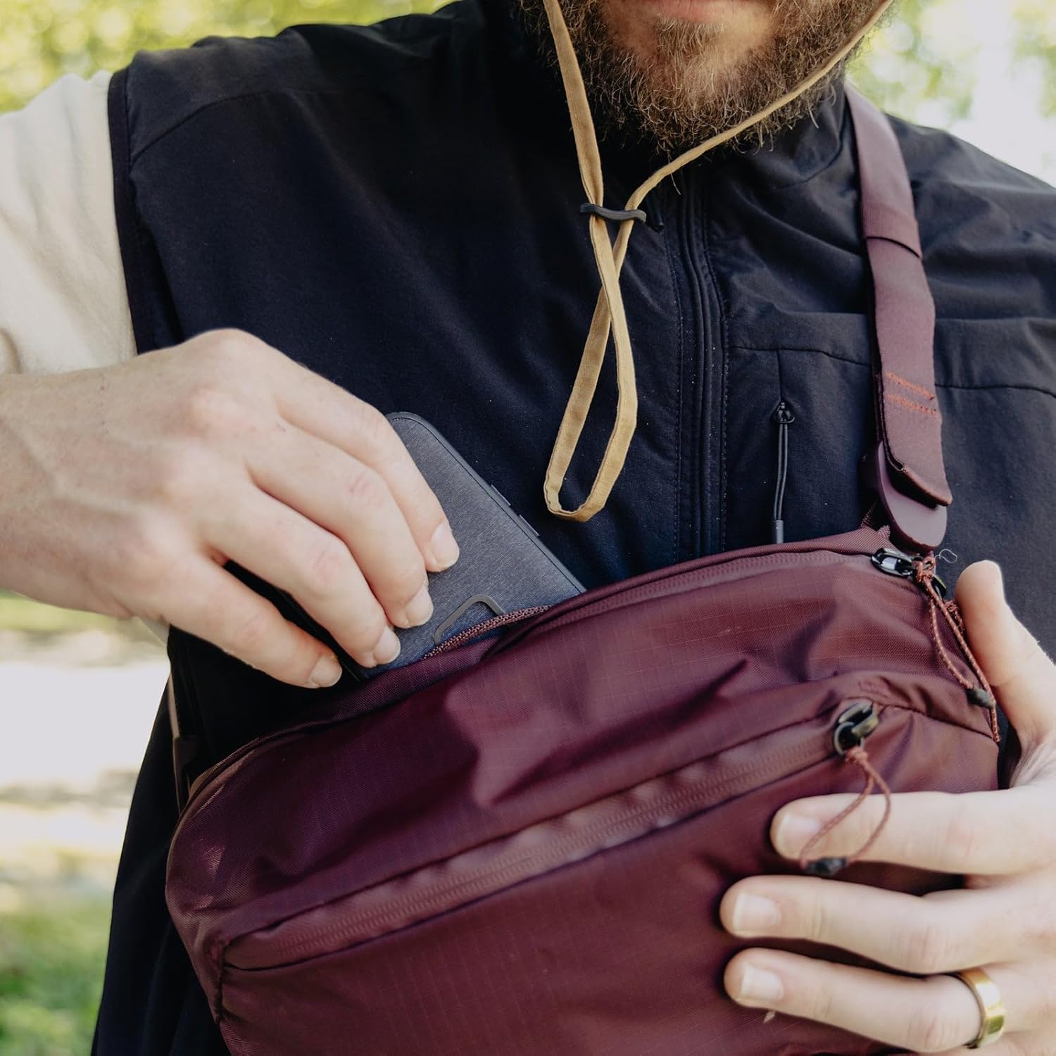 Peak Design Outdoor Sling, Padded Adjustable Strap for Crossbody & Waist Carry, Ideal for Carrying Cameras & Essentials