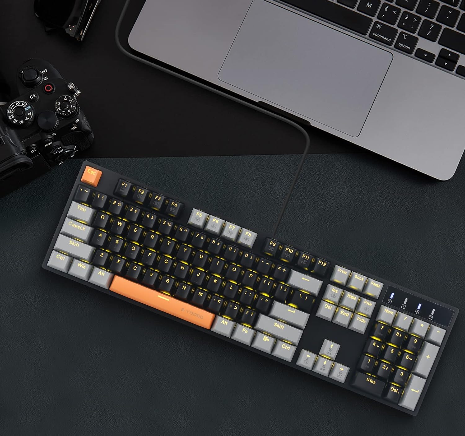 E-YOOSO Z-14 Keyboard connected to a laptop via USB cable