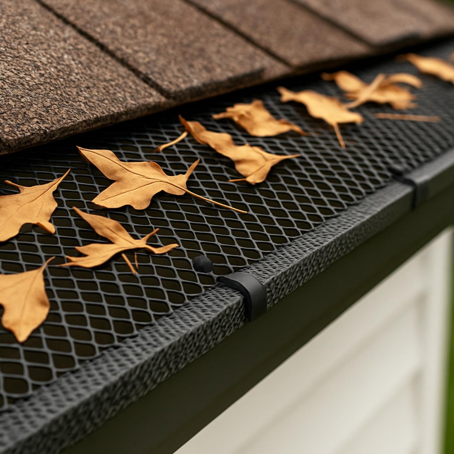 COM-FOUR® 16 meter roll of gutter protection for house carport, stable with 20 clamps, cuttable, gutter protection set (Set 4 - Image 2
