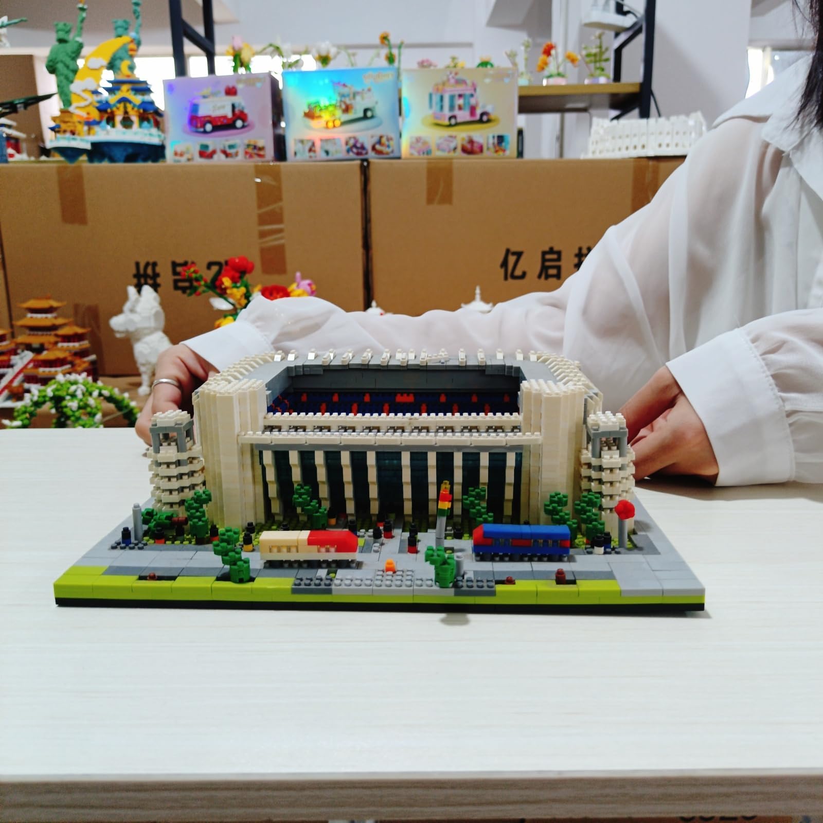 El Conjunto de Bloques de construcción arquitectónica Micro Mini de Estadio de fútbol - Juguete entretenido para Adultos Aficionados al fútbol