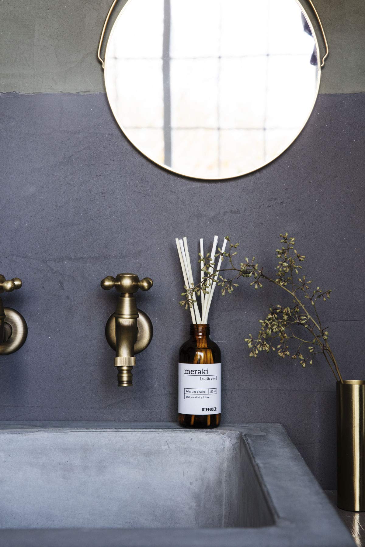 Meraki Nordic Pin Bâtonnets parfumés | Diffuseur d'ambiance 120 ml | Parfum d'ambiance avec 7 bâtonnets