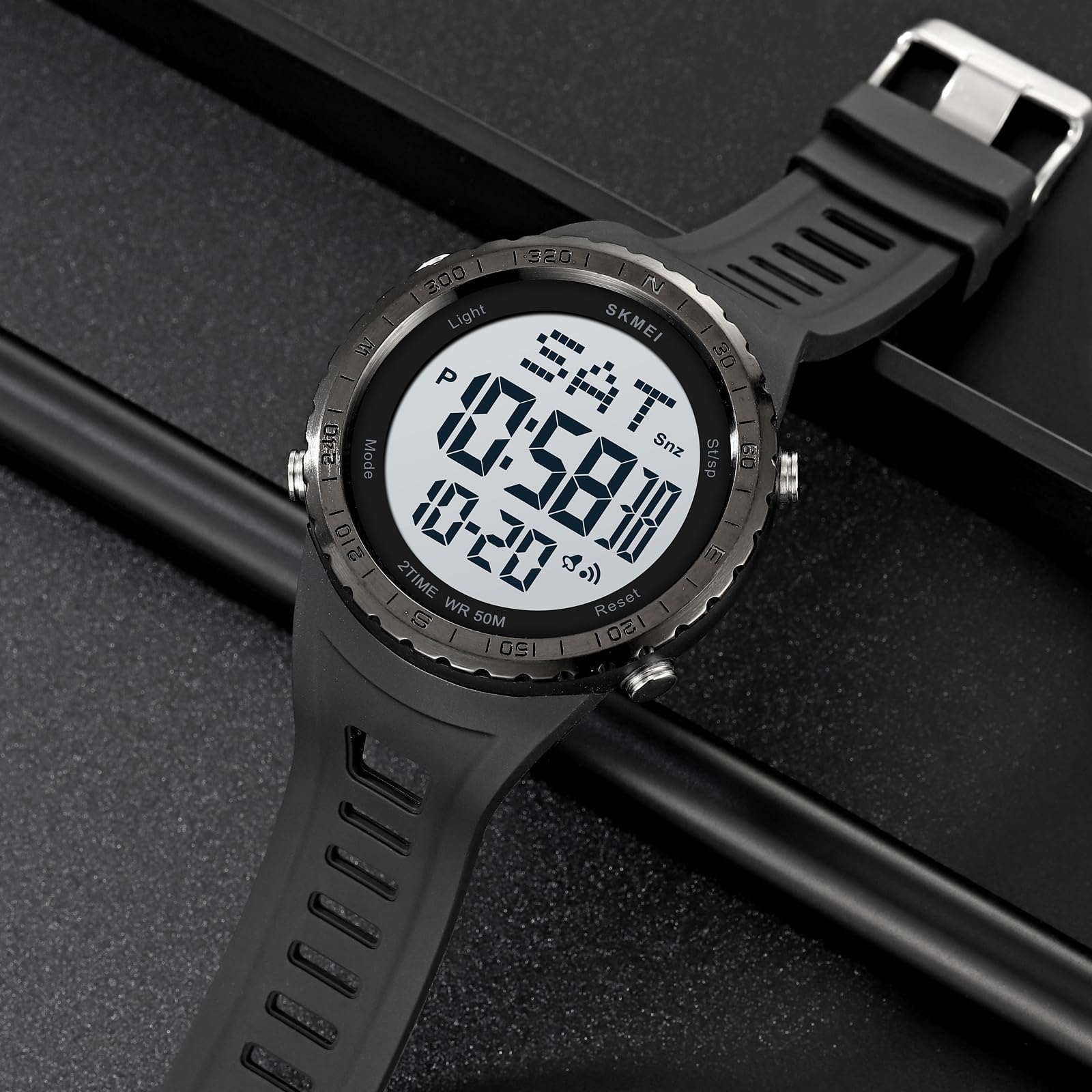 Gosasa Orologio digitale da uomo, con numeri grandi, per sport, attività all'aperto, impermeabile, a LED, multifunzione