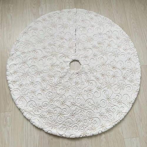 Vista 195 de Faldones de felpa para árbol de Navidad, 36 pulgadas, tapete de lujo de piel sintética blanca nevada con copos de nieve dorados para decoración