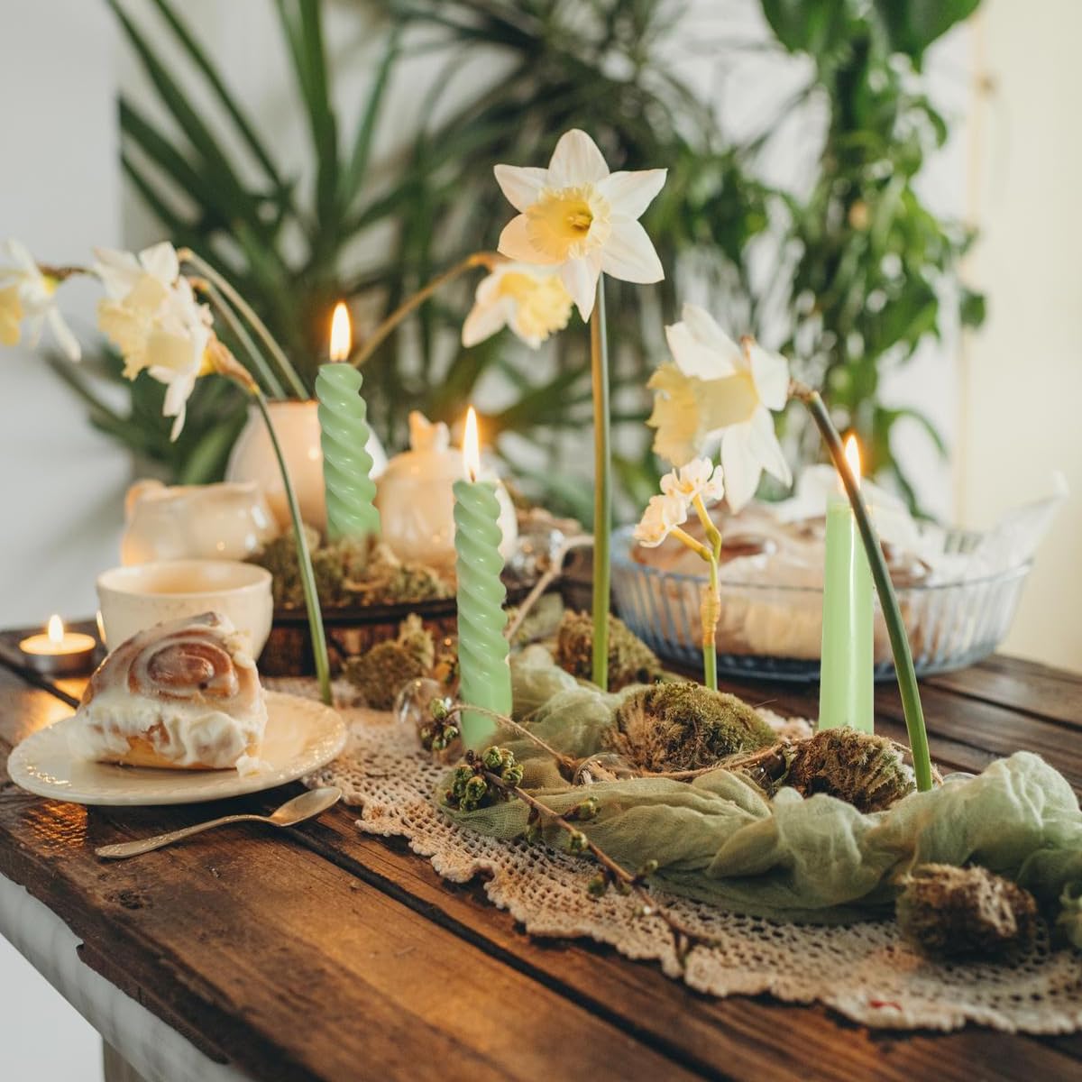 Juego de 6 velas cónicas verde salvia y 6 velas en espiral, elegantes candelabros sin goteo de 10 pulgadas para primavera, día de San Patricio, cenas de Navidad, fiestas y decoración del hogar