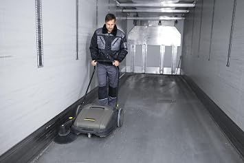 Karcher - Commercial Manual Sweeper 28 - With Dust Control and Side Broom - KM 70/20