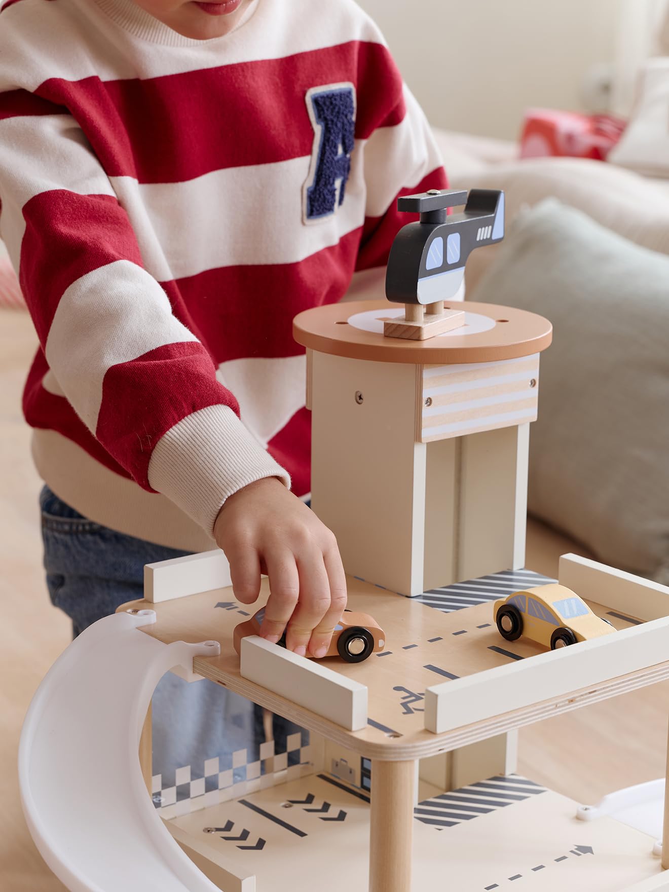 VERTBAUDET Garage 3 Niveaux avec Ascenseur en Bois FSC® Blanc TU | Jouet pour enfant garage en bois 3 niveaux ascenseur toboggan station essence aire de lavage 3 voitures dès 3 ans