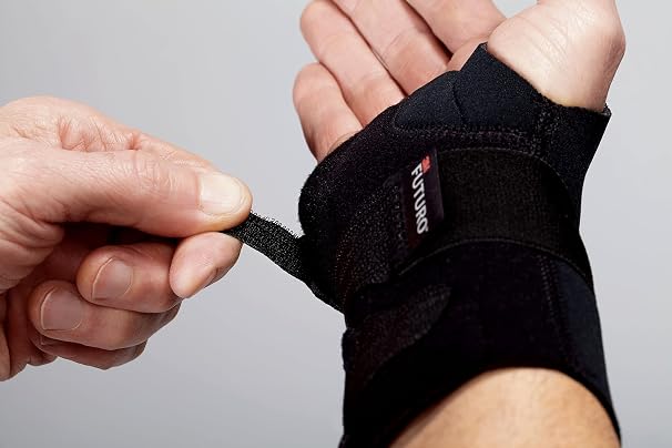 Futuro 2-Pack Compression Stabilizing Wrist Braces for Left Hand, Breathable, Large/X-Large