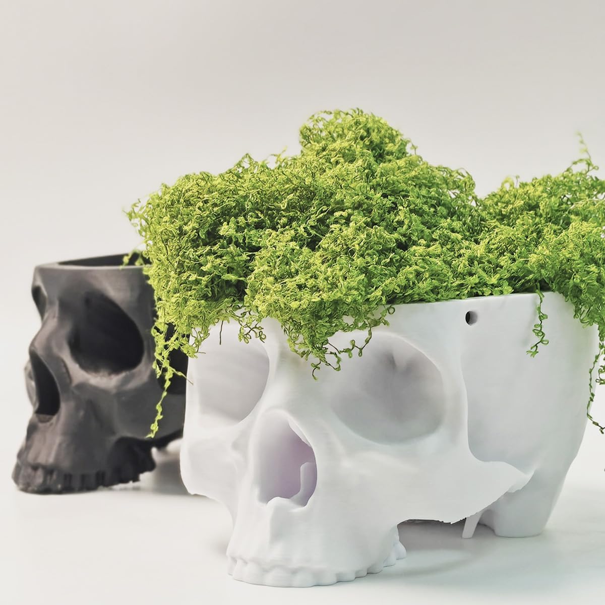 3D Printed Skull Hanging Planter Basket, Gothic Indoor Flower Pot for Home Décor, Lightweight Waterproof Head-Shaped Hanging Pot (Black)