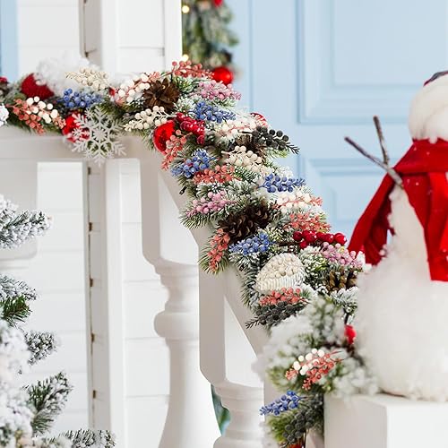 Miniatura 4 de SMARTSWORD 30 tallos de bayas artificiales nevadas con purpurina de 8.3 pulgadas, tallos de bayas de acebo artificiales con purpurina para adornos