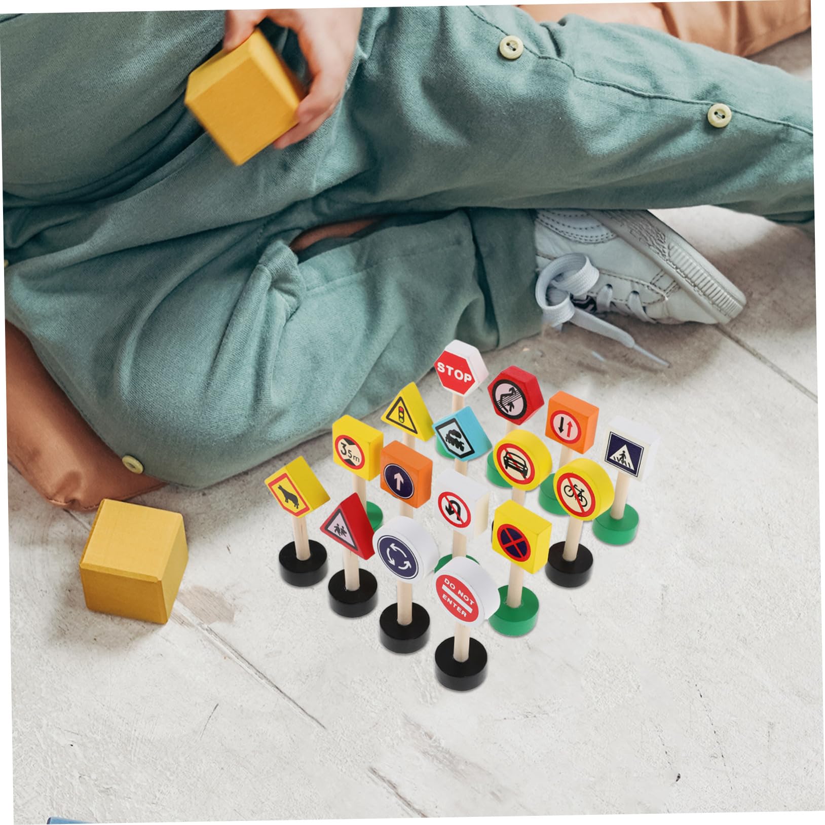 Ensemble de Jeu Panneau Signalisation Garçon et Filles en Bois 16pcs, Jouet Éducatif Coloré et Créatif pour Apprentissage Interactif Sécurisé à Domicile Classe