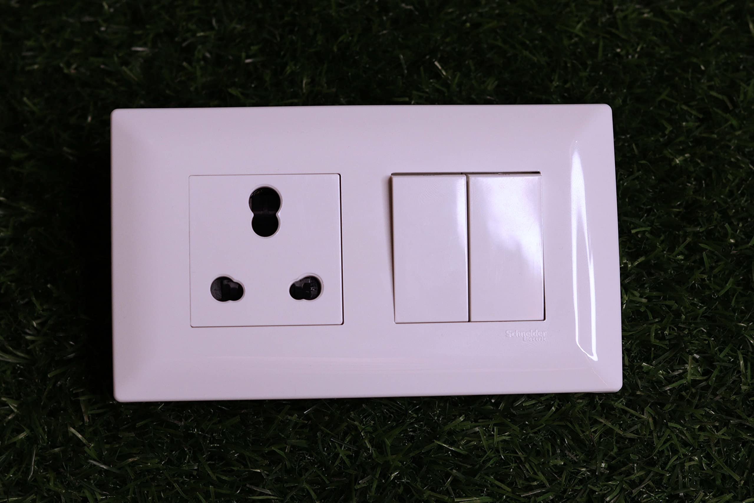 Schneider Electric - Livia White - For bedside/kitchen 10AX 2 way switch + 6A 3Pin socket Outlet with shutter (BIS) 1