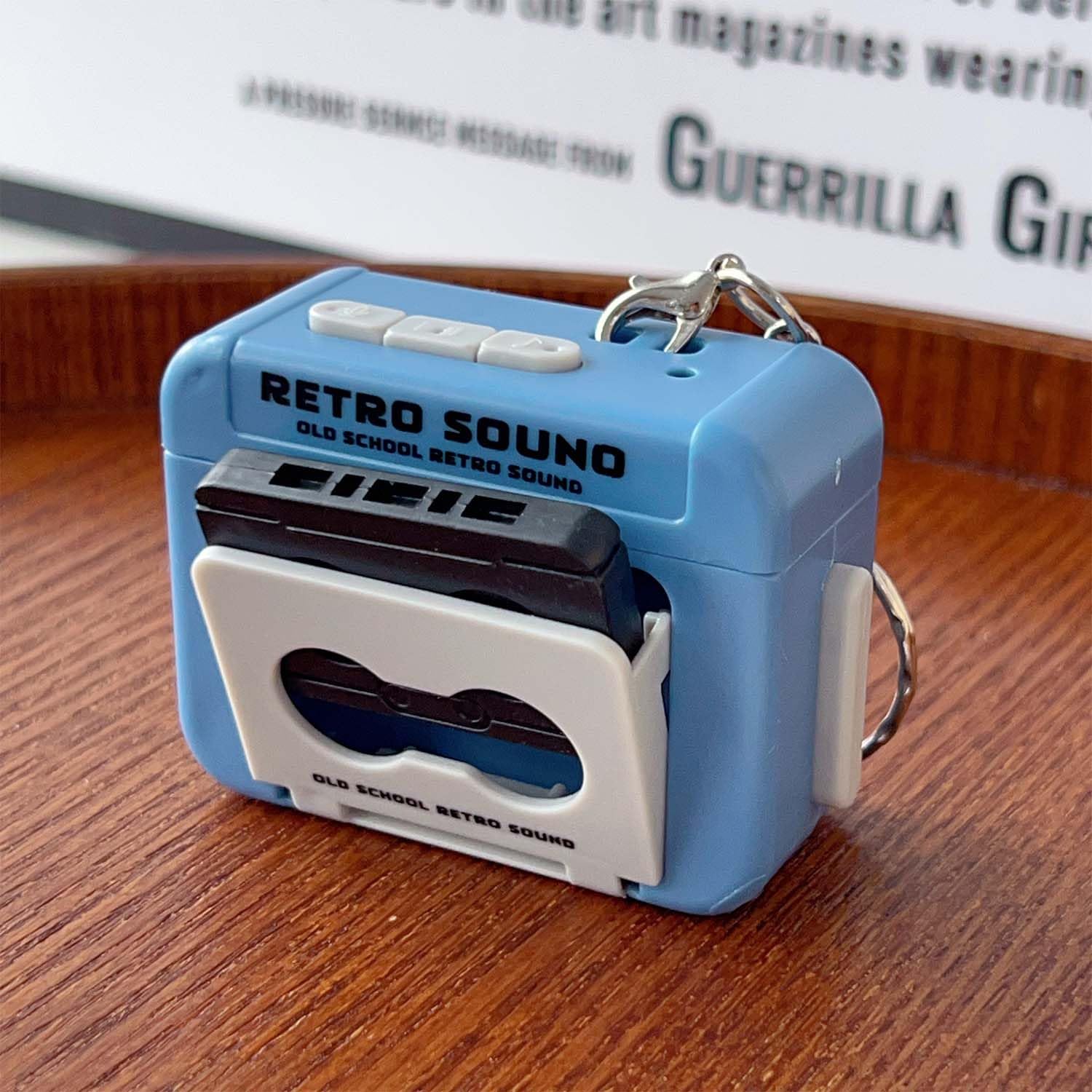 1PCS Retro Recorder Key Ring Funny Music Box Pendant Charm Recordable Tape Recorder Keychain Gift,5.5 * 4.1 * 2.2cm