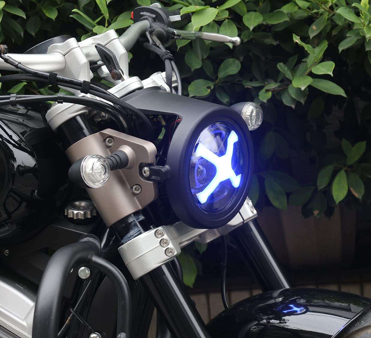 Amazon | HOZAN バイク用ヘッドライト 5.75インチ 5-3/4 ブラック LED