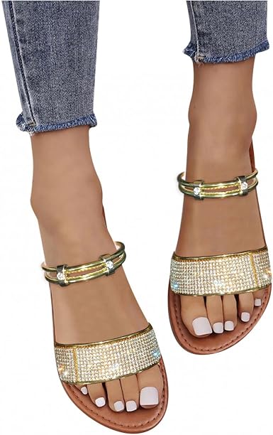 Amazon.com: UOCUFY Sandalias planas para mujer de verano con diamantes de  imitación, sandalias planas de moda para caminar de ancho ancho ancho :  Ropa, Zapatos y Joyería