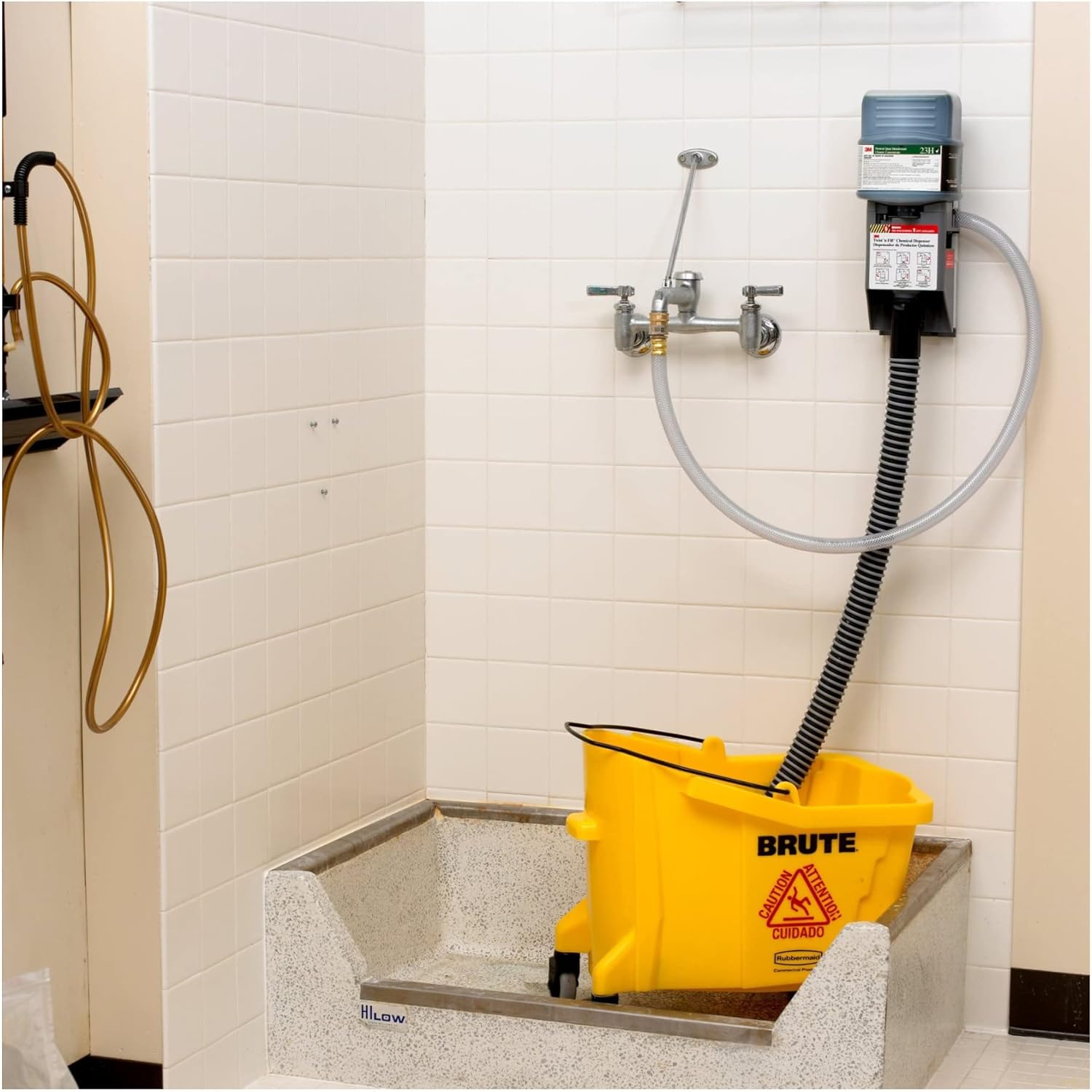 3M™ Twist 'n Fill™ System Cleaner Dispenser, Black Cap