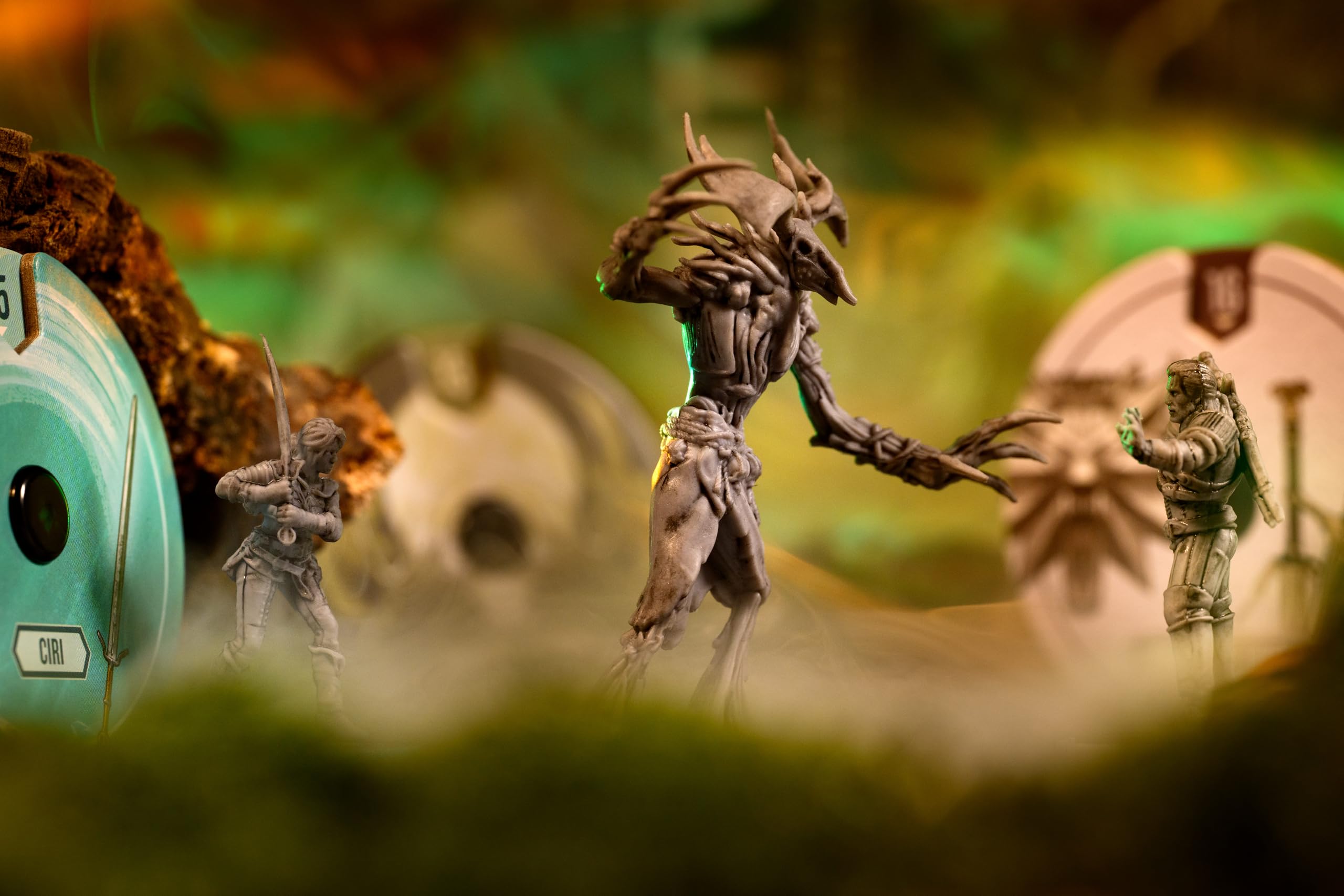 IELLO Unmatched The Witcher D’Argent et d’Acier – Version Française – Jeu de Société Duel Fantasy Stratégique, Combat de Héros | 2 à 3 Joueurs | 30 Min | Dès 9 Ans
