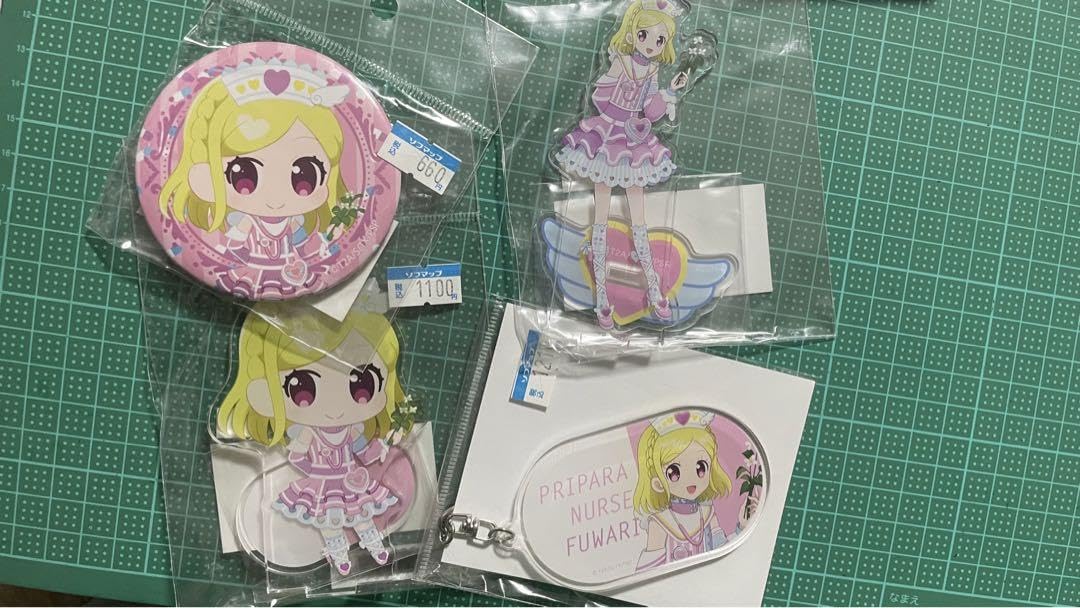 Amazon.co.jp: プリパラ 緑風ふわり アクリルスタンド 缶バッジ