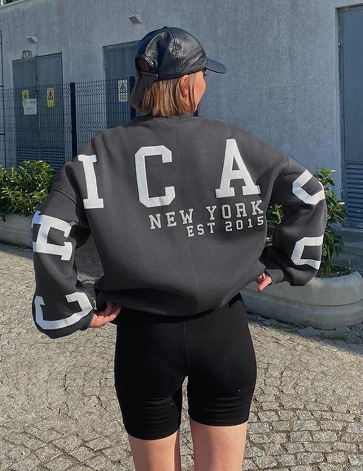 Womens Graphic Sweatshirt Y2K Oversize Letter Chicago Graphic Print Sweatshirt Drop Shoulder Crewneck Pullover Tops - Image 3