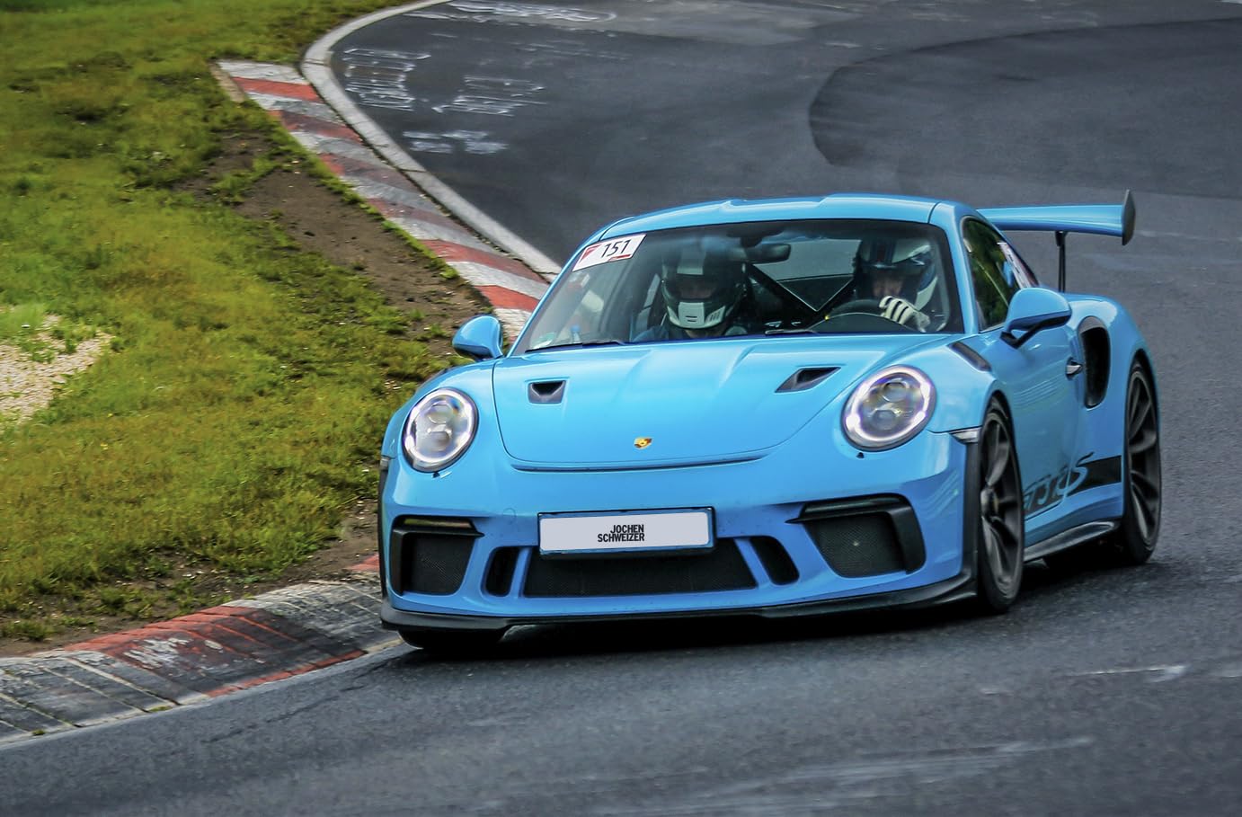 JOCHEN SCHWEIZER Geschenkgutschein: Renntaxi Nürburgring (2 Rdn.)