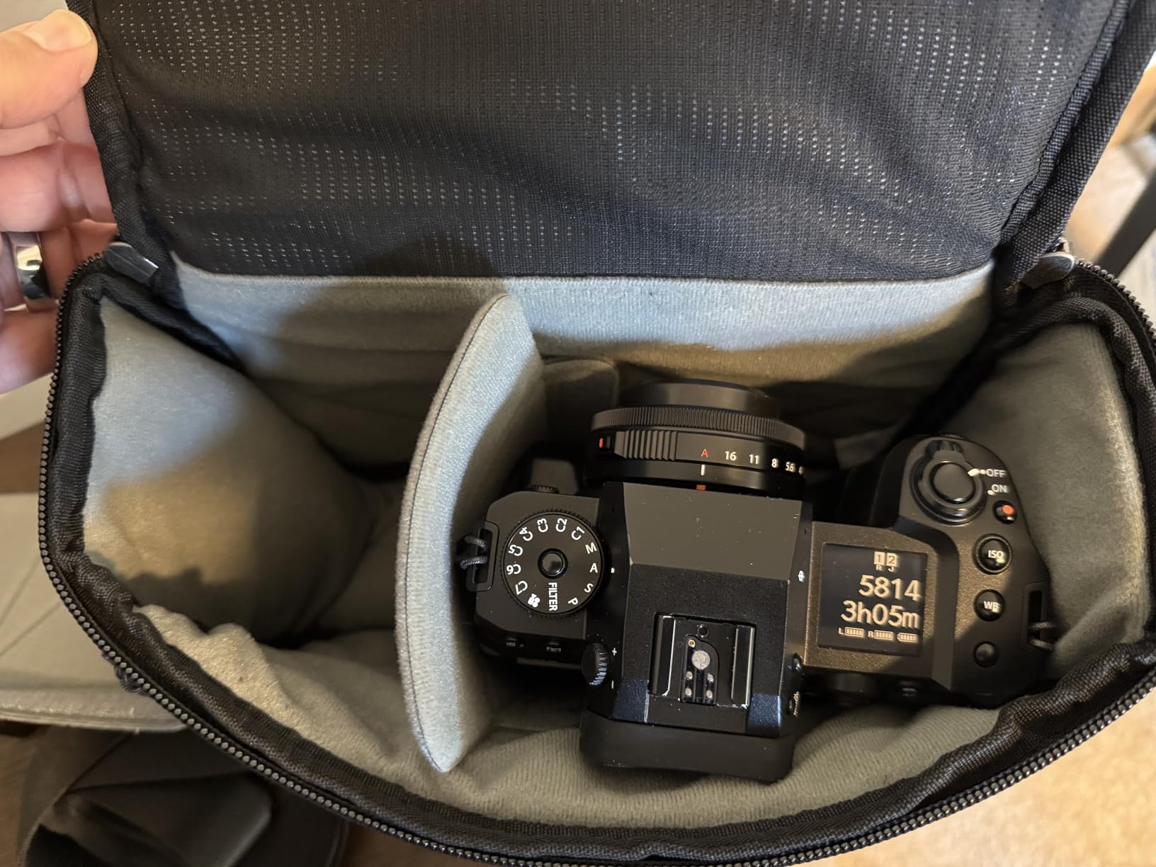 Borsa Fotografica K&F Concept Con Scomparto Laptop 13" – Accesso Dall'alto, Supporto Treppiede, Cinghia Regolabile, Impermeabile