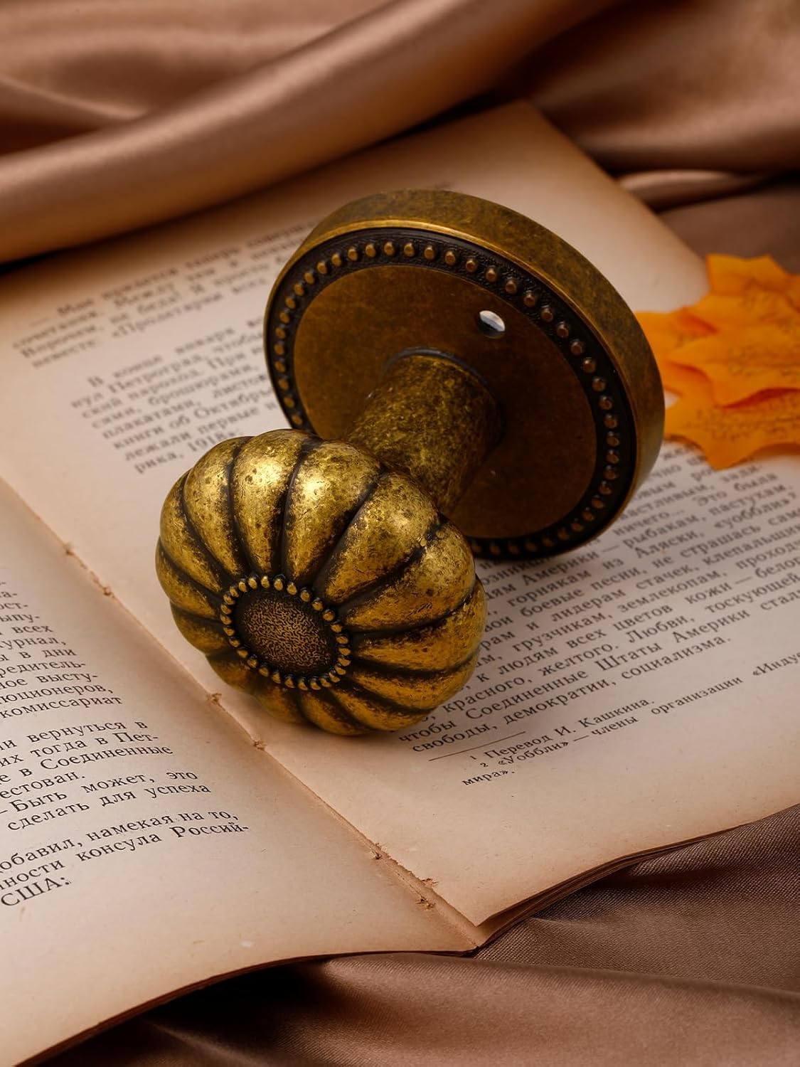 Antique Brass Door Knobs Interior Privacy Door Knob for Bedroom and Bathroom,Zinc Alloy 4 Pack