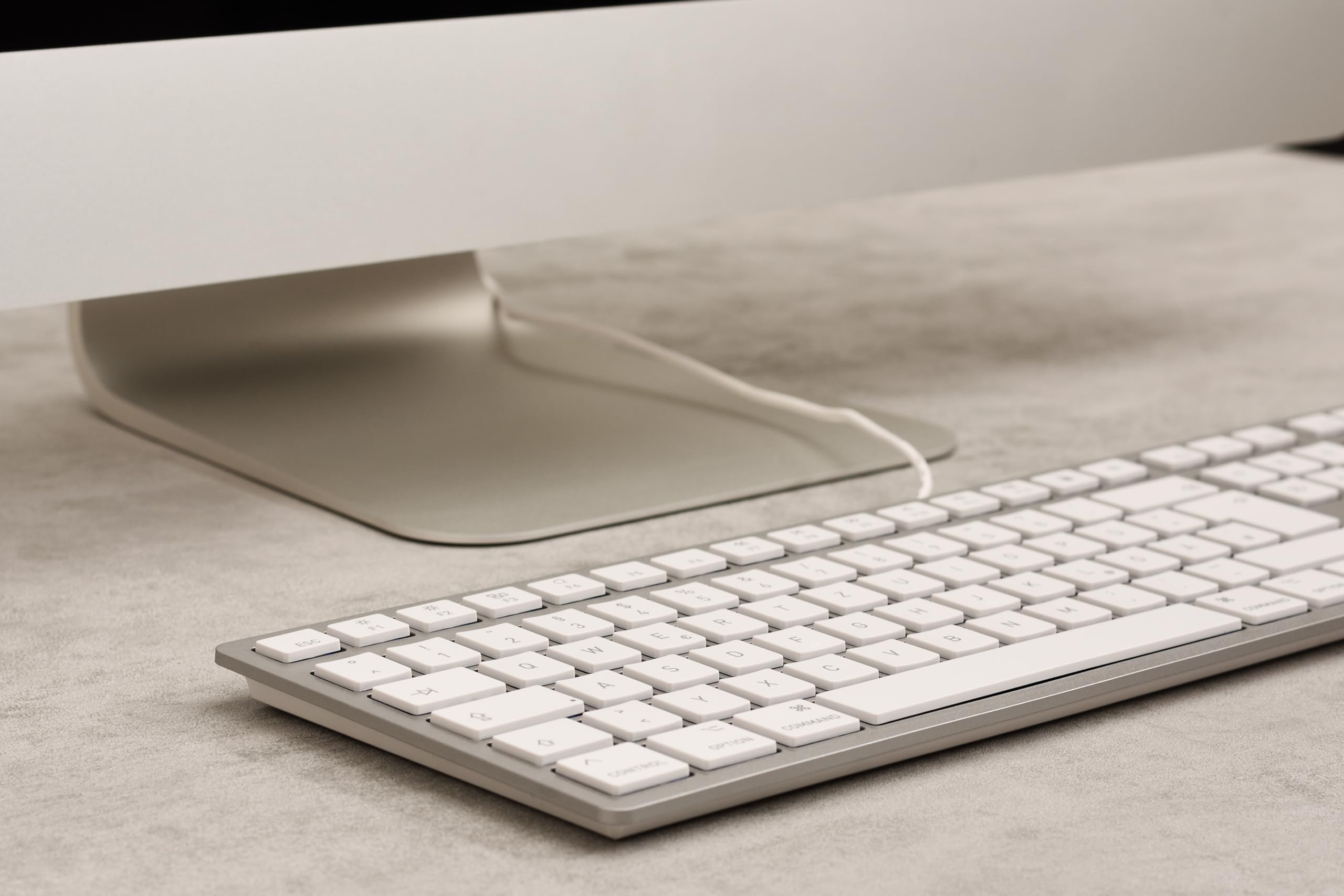CHERRY KC 6000C FOR MAC, Tastiera Mac Con Filo (Porta USB-C), Layout per la Germania (QWERTZ), Tasti Silenziosi, Design Piatto, Bianco-Argento