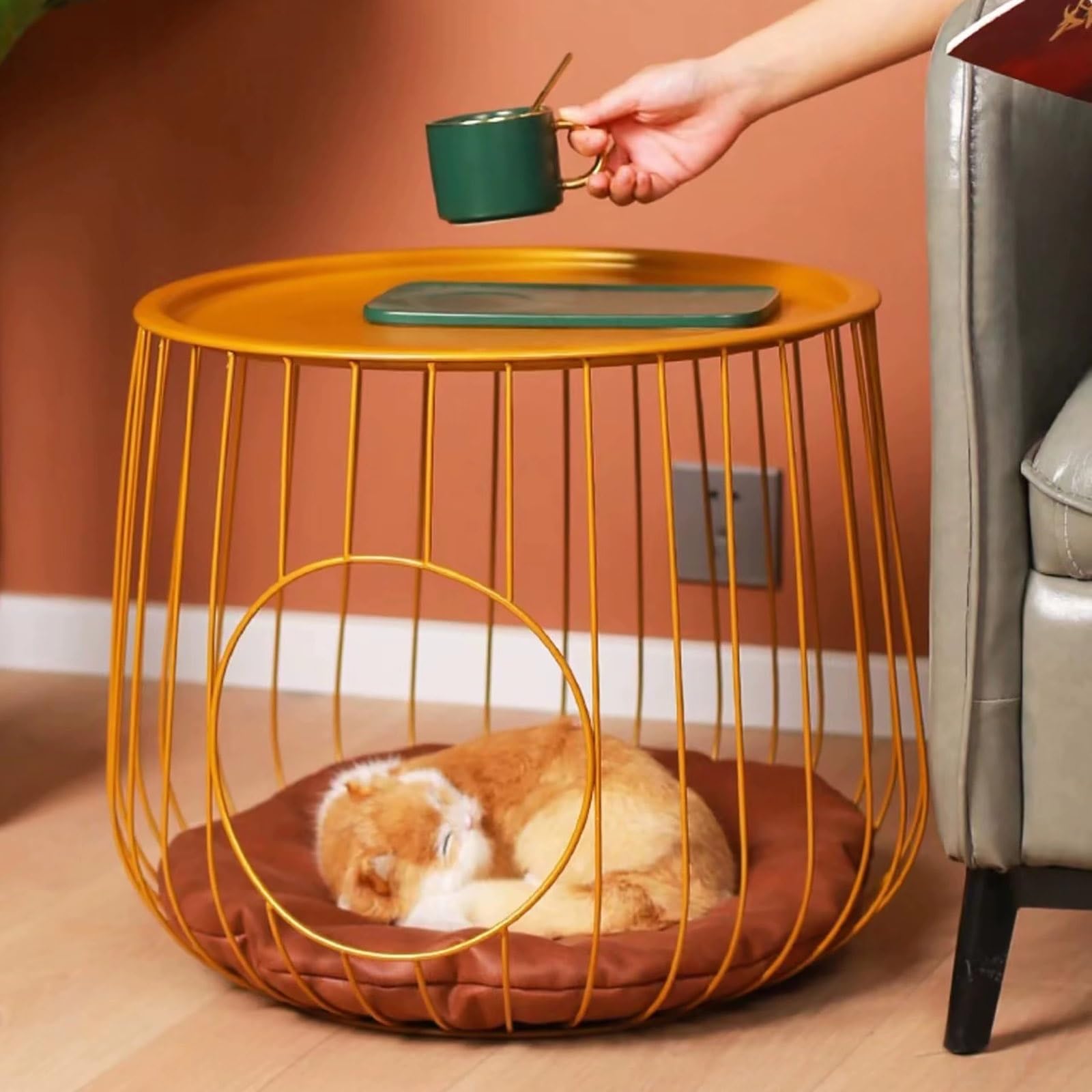 Round Coffee Table, Cat House End Table, Nightstand Pet Side Table with Cat-Sized Hole, Cocktail Table with Metal Frame, for Living Room, Bedroom, Apartment, Storage Pet Cabinet ( Color : Gold )