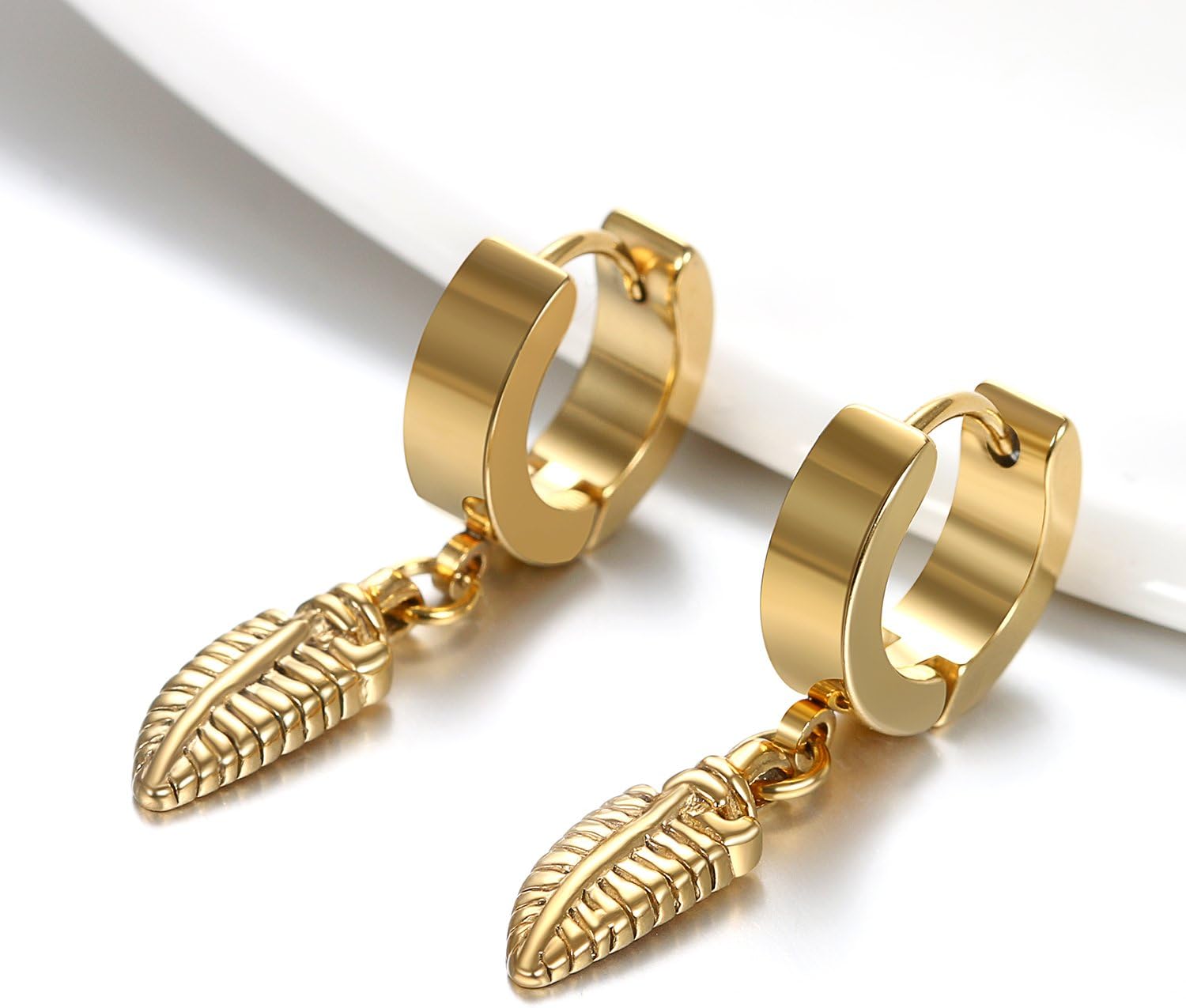 JewelryWe Boucles D'Oreilles Homme Forme Plume - Anneaux à Charnière Acier Inoxydable Noir Argent Or Bleu, Bling Bling