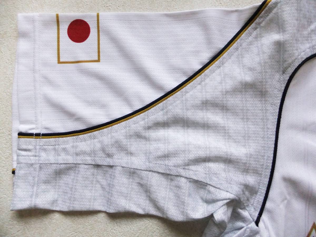 前田健太　元WBC日本代表　プロモデルユニフォーム　Ｍサイズ 新品 Amazon.co.jp: WBC 日本代表 侍ジャパン 半袖 支給 ユニフォーム プロ