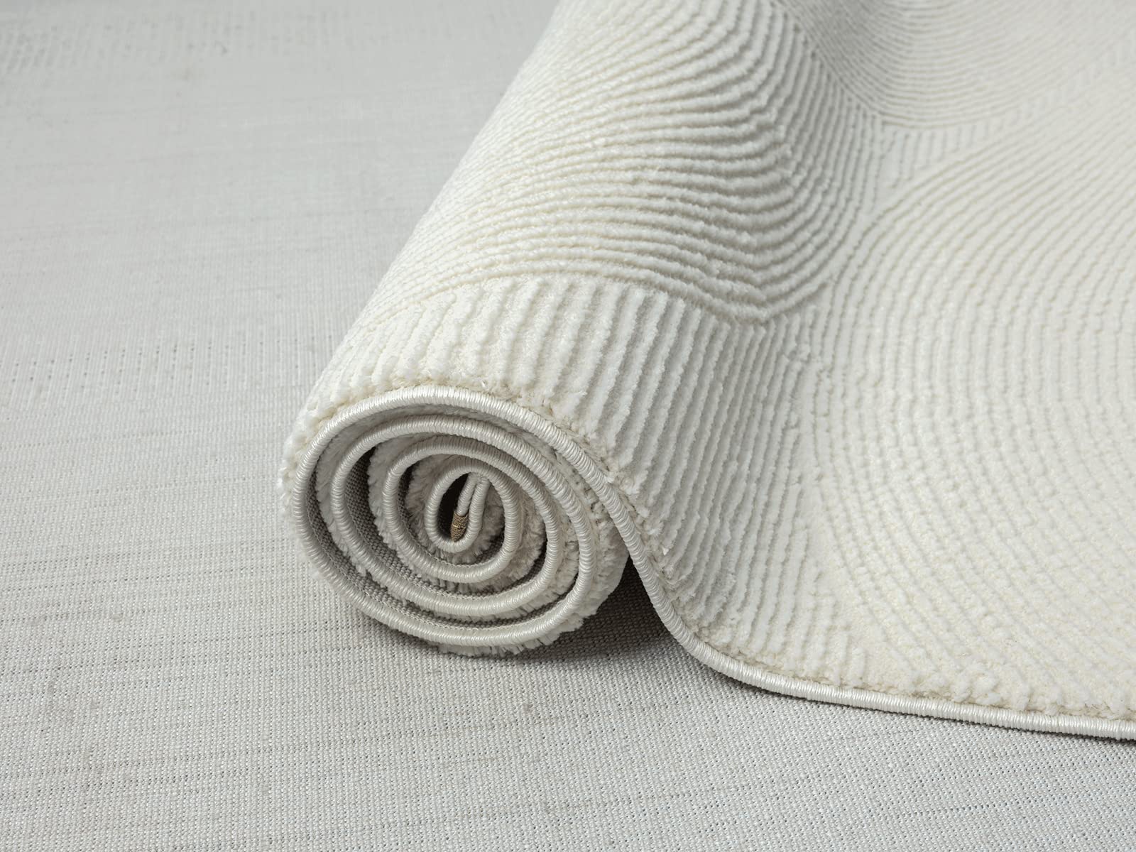 the carpet Lima Tappeto di design sostenibile ed ecologico, morbido e facile da pulire, effetto 3D, lavabile, pile 100% poliestere riciclato, crema, 160 x 230 cm