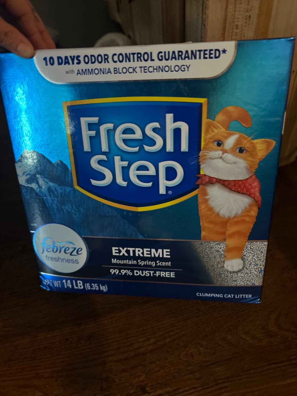 Fresh Step Clumping Cat Litter, Multi-Cat, Long Lasting Odor Control Kitty Litter with Activated Charcoal, Low Dust Formula, 14 lb photo review