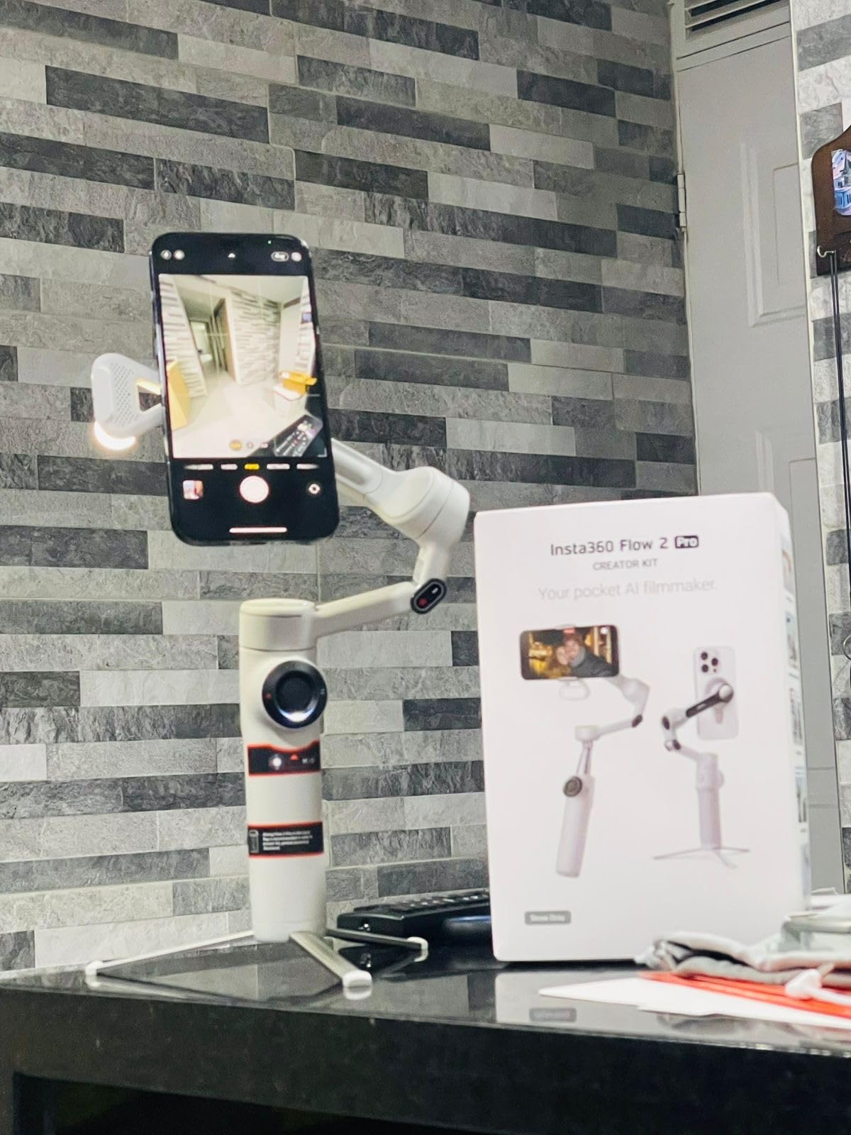 Best Phone Gimbals | Insta360 Flow 2 Series with AI Tracking Best Phone Gimbals | Insta360 Flow 2 Series with AI Tracking