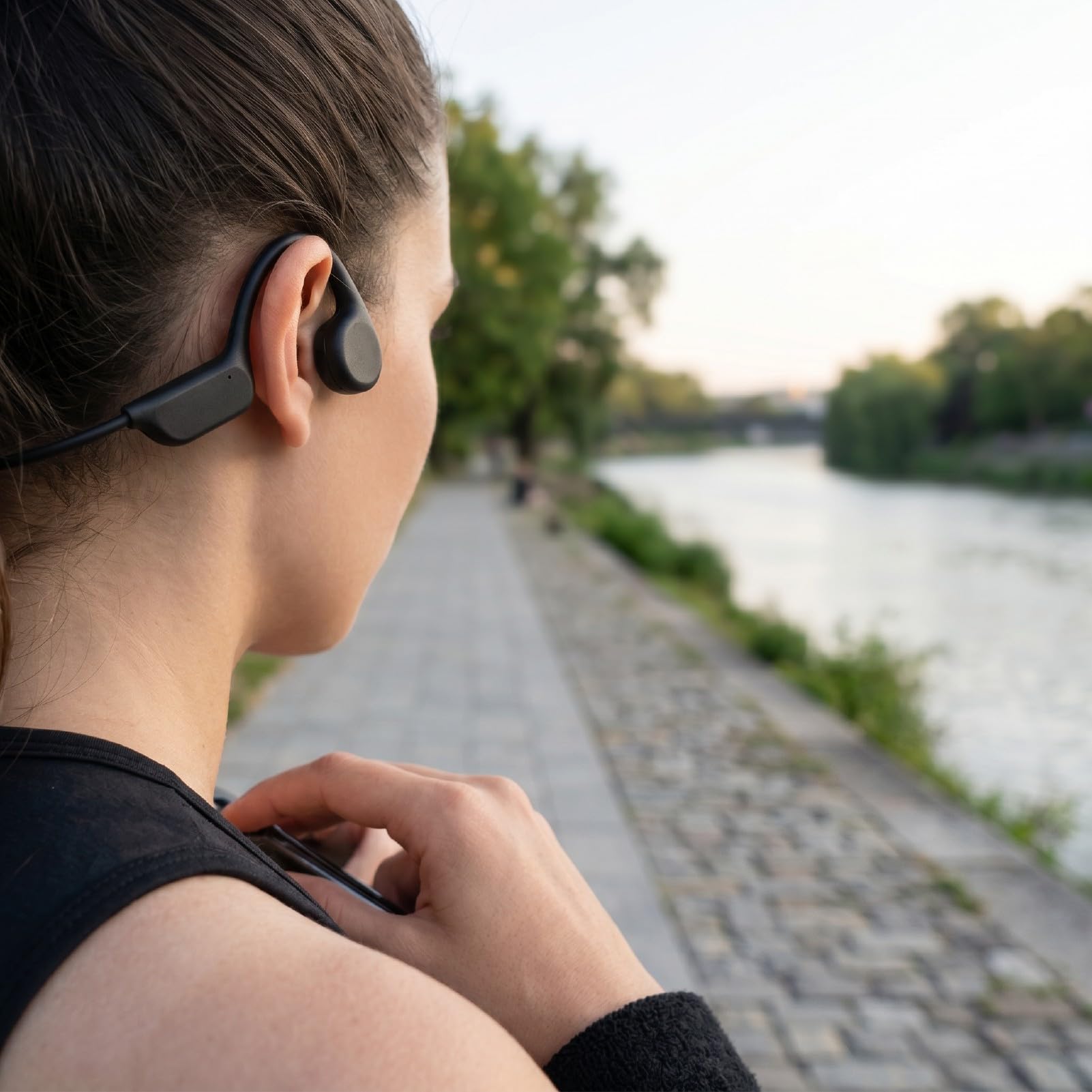 Cuffie a Conduzione Ossea, Auricolari Aperti Impermeabili, Lettore MP3 da 32 GB Cuffie Sportive Auricolari per Corsa Ciclismo Camminata Allenamento Palestra Sport All'aria (BLACK)