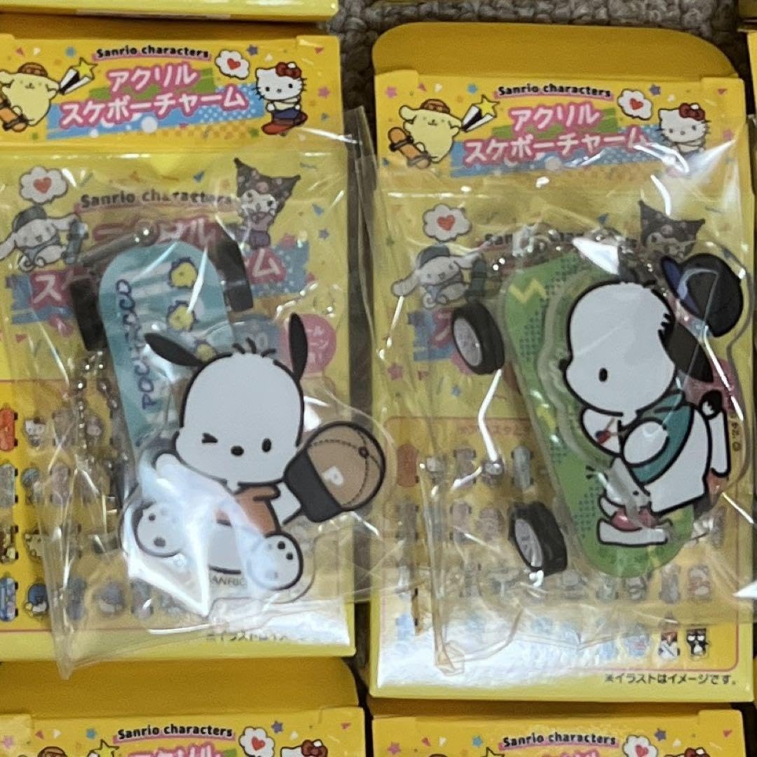Amazon.co.jp: アクリルスケボーチャーム ポチャッコ セット : おもちゃ