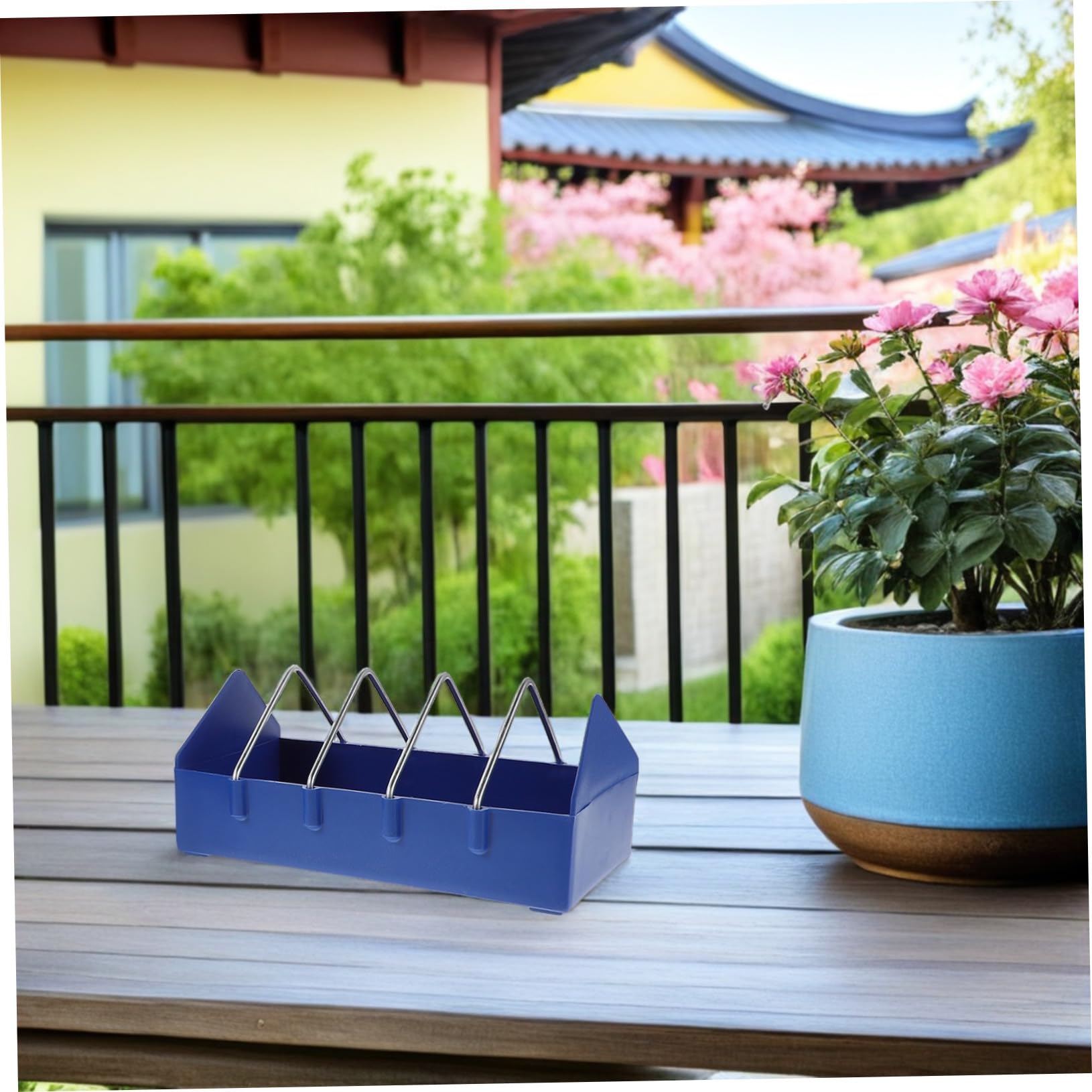 4 Bebederos Engrosados ​​para Codornices Pollitos Bebederos Comederos Reutilizables para Granjas Comederos De Plástico Azul para Aves De Corral