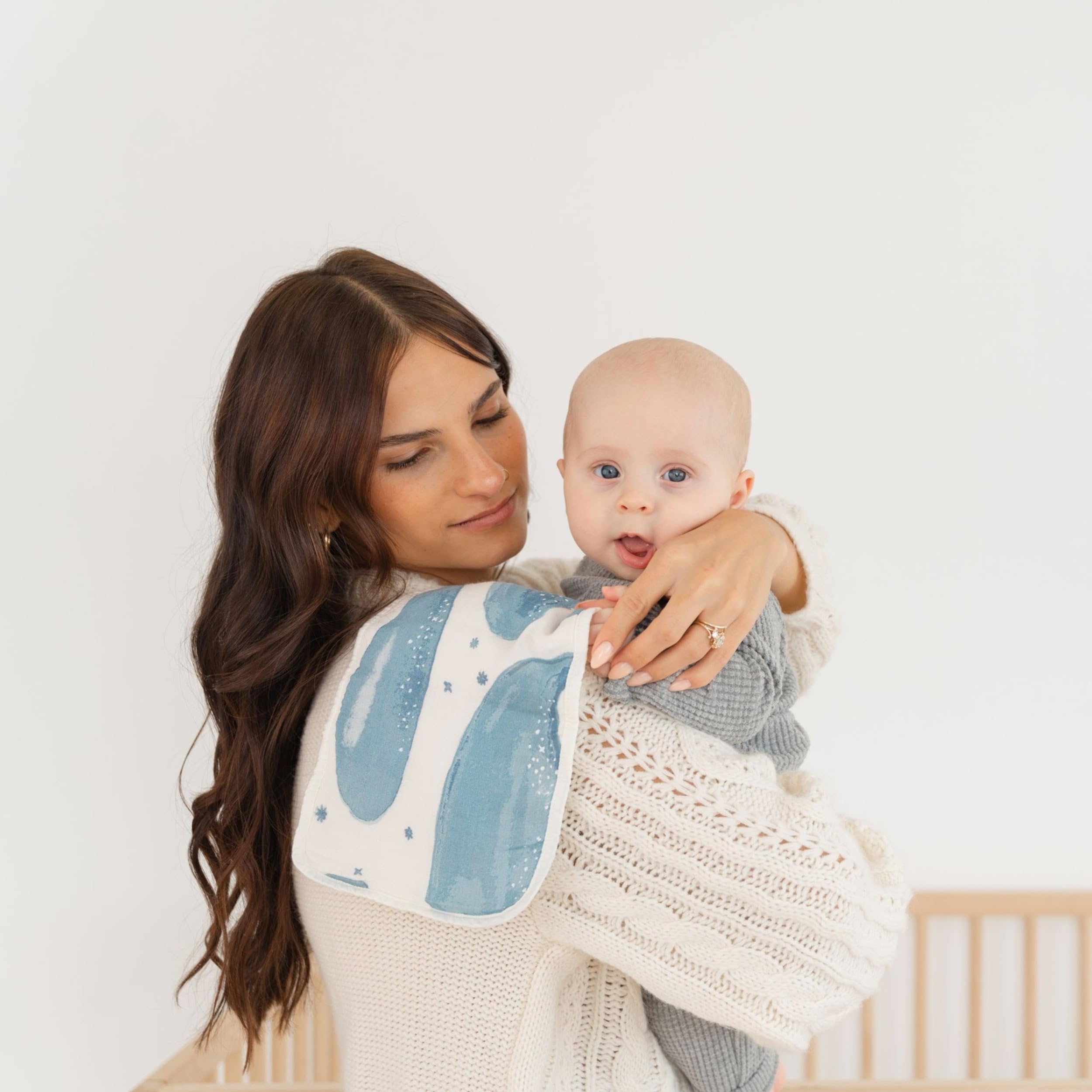 Crane Baby Pack de paños de Muselina para bebé, Pack de 3, 100% Muselina de algodón, Estampado de Ballena, imprescindible para bebé