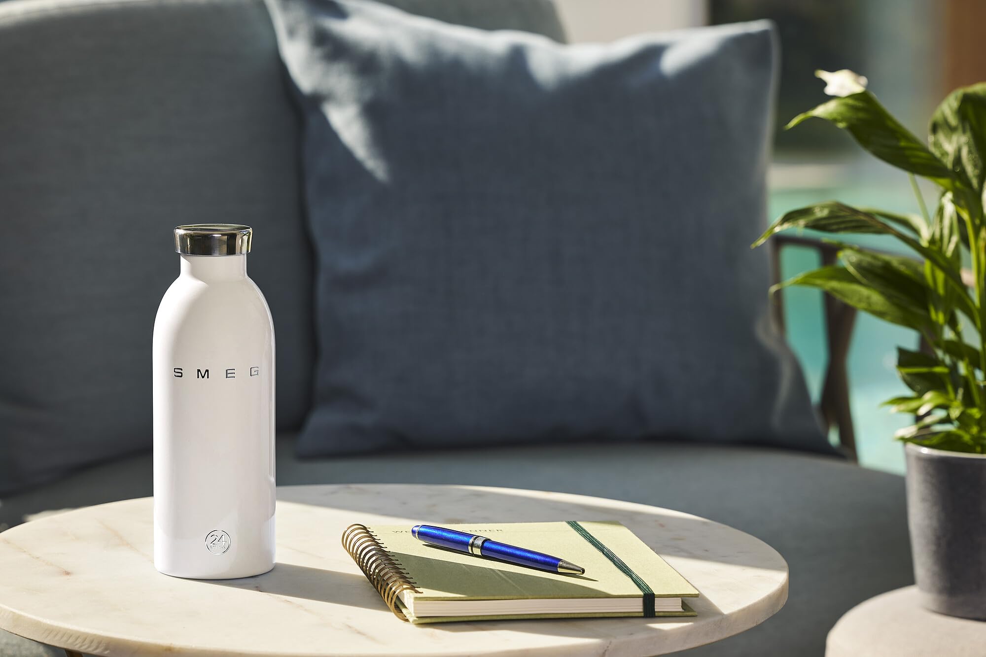 Smeg x 24Bottles Clima Bottle, 500 ml Isolierte Edelstahl Trinkflasche WBF01WH, Doppelwandige Isolierung und Luftdichter Verschluss, 24h Kalt & 12h Heiß, Weiß
