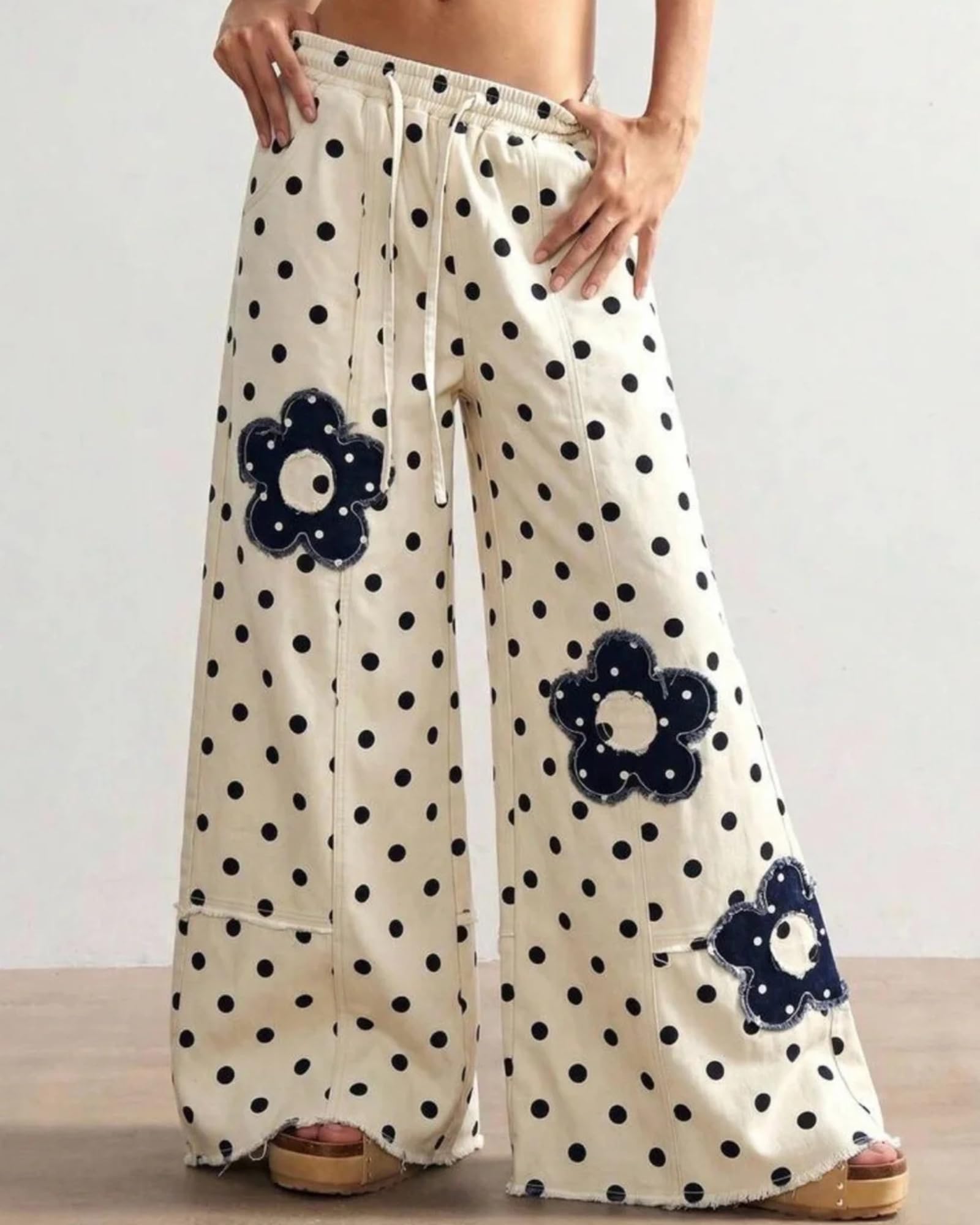 Pantalon large à pois pour femmes avec écusson floral