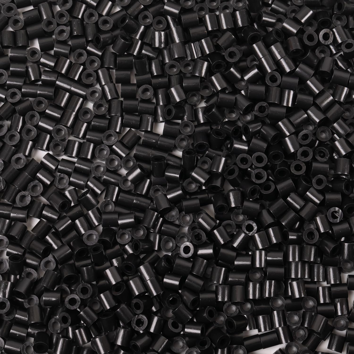 Benny Beads Koraliki do prasowania, 1500 sztuk, rozmiar midi 5 mm, kreatywne akcesoria do majsterkowania DIY Fuse Beads (czarne)