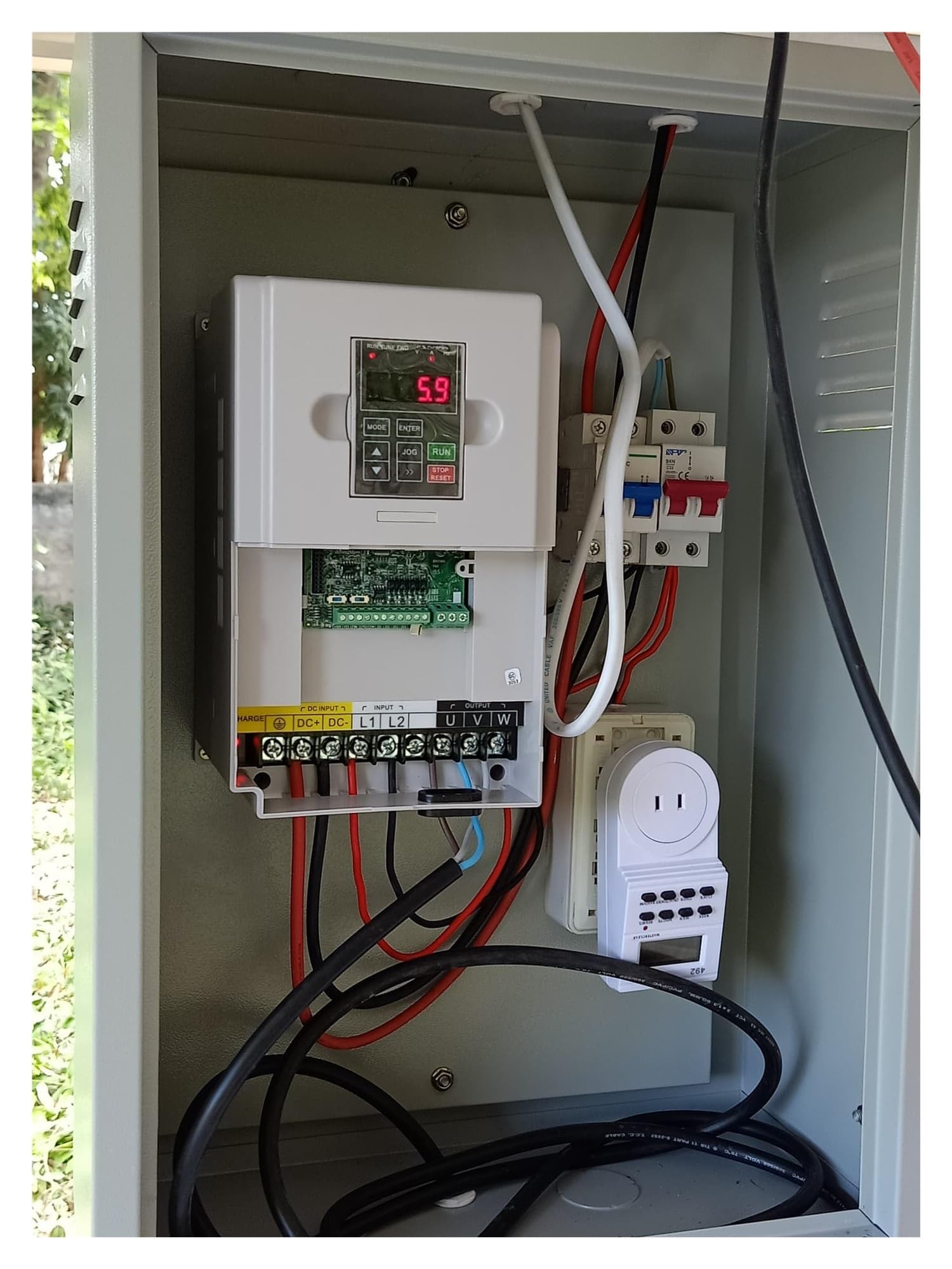 VEVOR Convertitore di frequenza, convertitore di frequenza da 7,5 kW 35