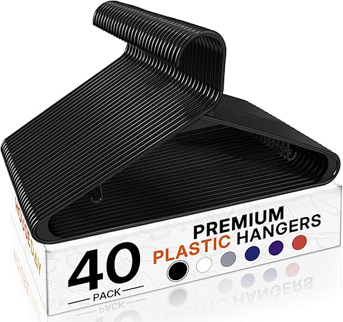 Miniatura 9 de HOUSE DAY Paquete de 10 perchas de plástico color negro, perchas de plástico con ganchos integrados, percha duradera y fuerte para armario, ahorro