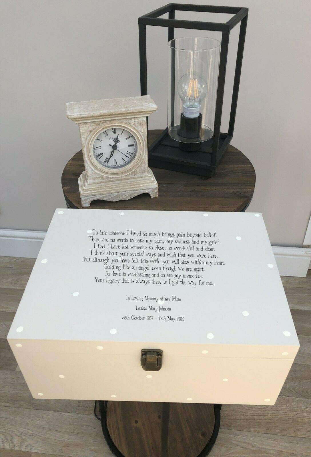 Scatola per ricordi personalizzata, con scritta in lingua inglese “Mamma Mam or Daddy Father In Memory” (lingua italiana non garantita)
