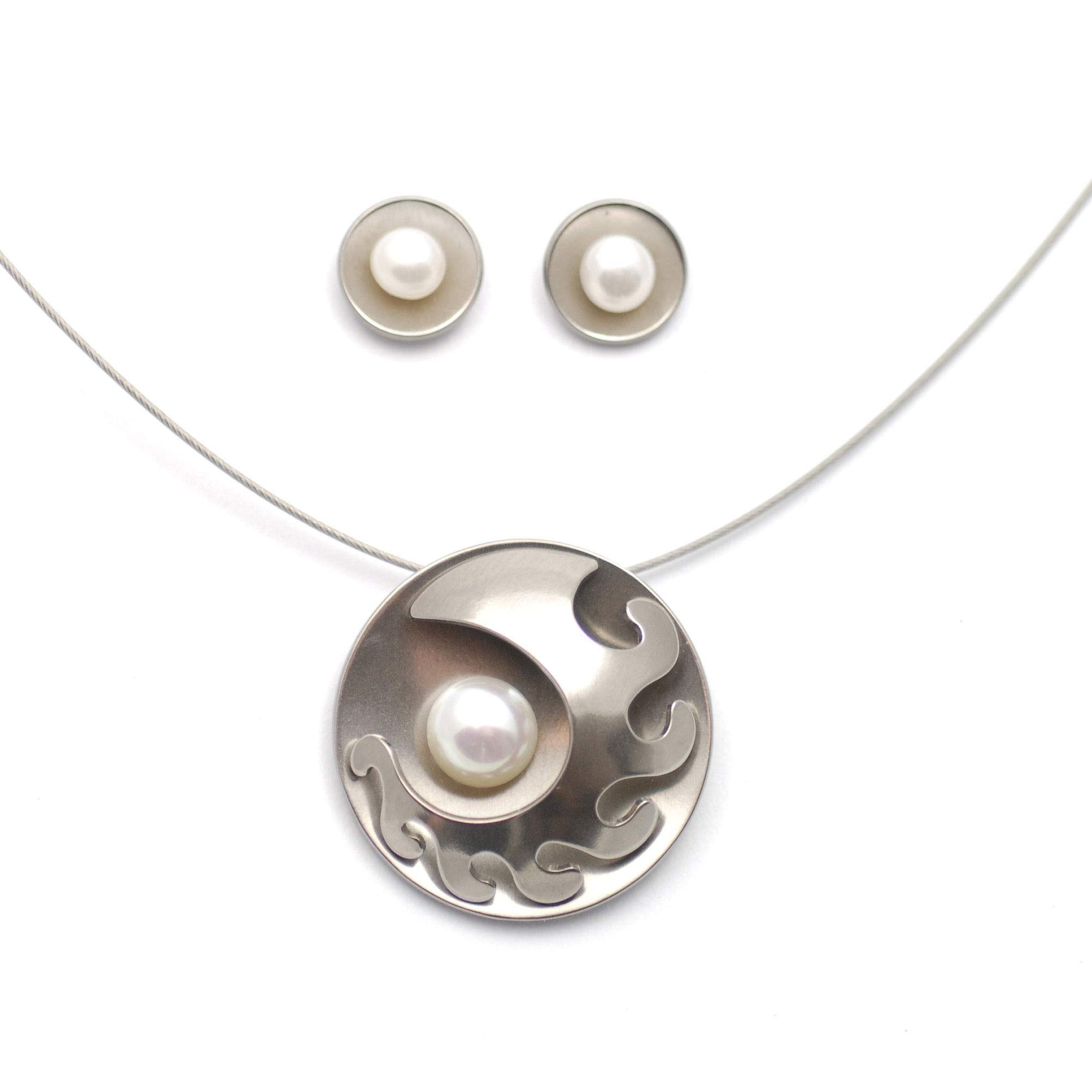 Titan Schmuck-Set. Absolut kein Risiko auf Allergien Handgefertigte Schmuckstücke. Lieferbar in verschiedenen Farben