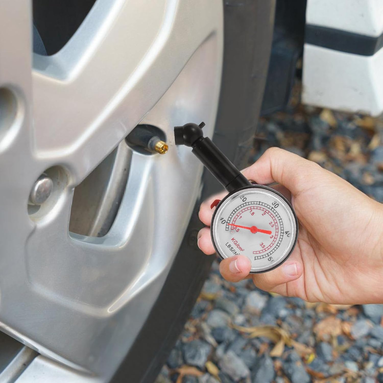 Tire Pressure Gauge Analog Car Air Pressure Gauge High Precision with Air Release Valve Plastic Body Suitable for Automotive Tire Maintenance