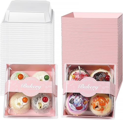 DeziWood Paquete de 50 cajas de charcutería con tapas transparentes y seguras y 50 calcomanías, 5.3 x 4.9 x 2.5 pulgadas, cuadrados rosados,